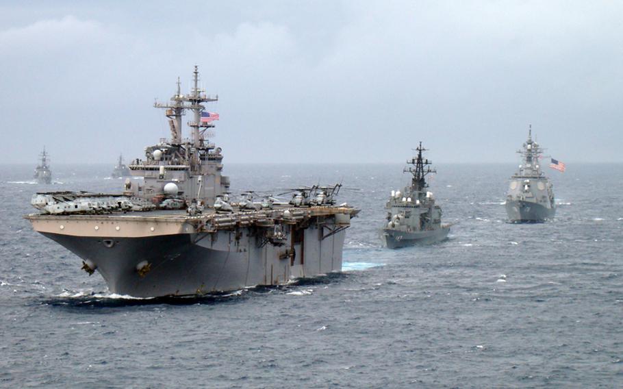 The amphibious assault ship USS Essex underway in the Pacific Ocean in 2009. 

