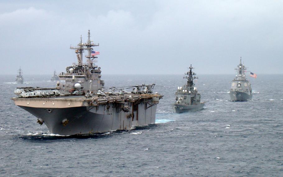 The amphibious assault ship USS Essex underway in the Pacific Ocean in 2009. 

