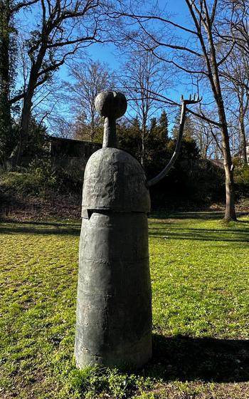 The “Wanderer Abraham” is a classic example of artist Heinrich Kirchner’s minimalist style at the sculpture garden in Erlangen, Germany. The figure only has one arm.