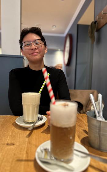A recent photograph of Azlea Aure, provided by Westpfalz police, shows the 16-year-old during a family outing. The teenager’s whereabouts remain unknown, and efforts are underway to ensure her safe return.