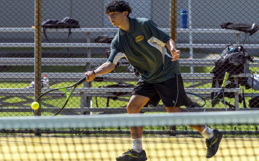 Jacob Huntington chases the ball.