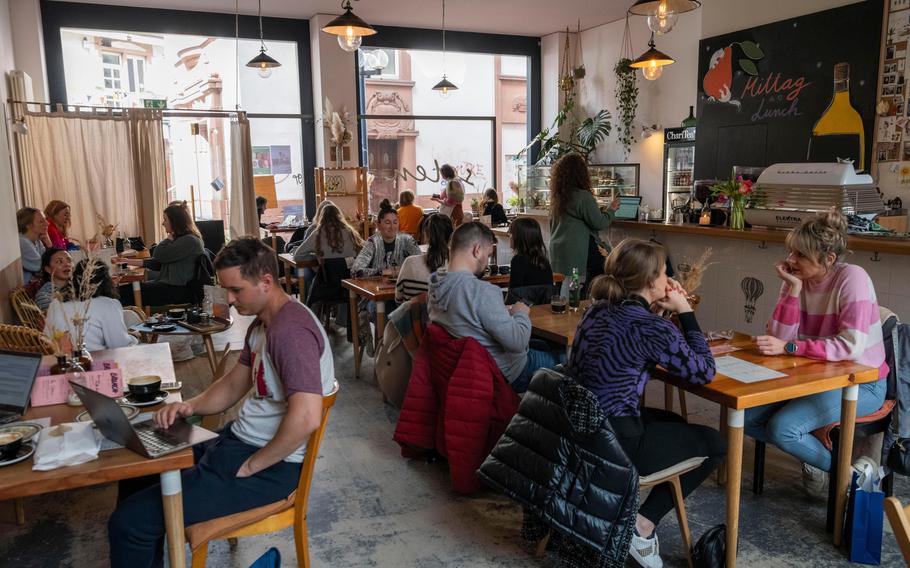 A full house for lunch at Cafe Selen in Kaiserslautern on March 26, 2024.