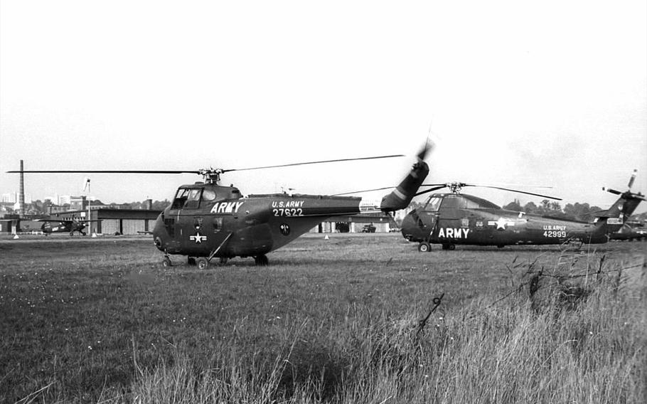 A H-19D Chickasaw and a CH-34 “Choctaw” at Bonames Army Airfield, Germany, in 1962.