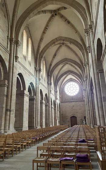 Inside the abbey church with its vaulting, in Ottersberg.