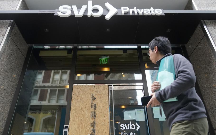 As the primary regulator of Silicon Valley Bank, the Federal Reserve is coming under sharp criticism from financial watchdogs and banking experts.