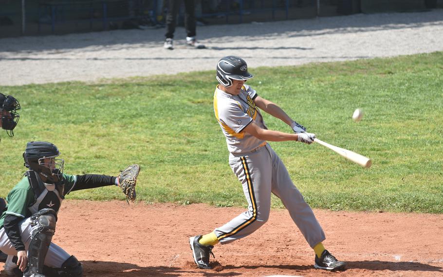 Vicenza’s Isaac Leon fouls off a pitch Saturday, April 20, 2024, in a game against Naples at Vicenza’s Palladio stadium.