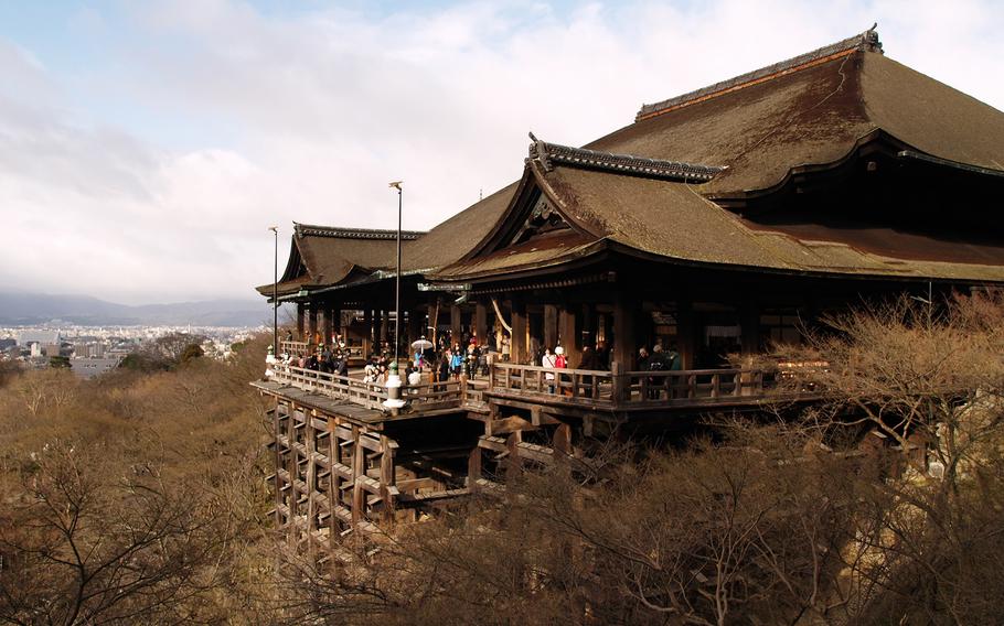 京都の清水寺。 一部の市の指導者は、京都がパンデミック後の世界で繁栄するためには多くの訪問者が必要であると信じています。 