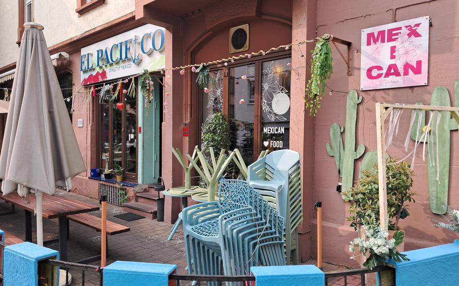 The outside of a Mexican restaurant in Frankfurt.