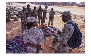 U.S. Army Maj. Mamadou Sylla talks to Niger army basic training instructors as recruits disassemble and reassemble weapons on Dec. 7, 2021. According to reports on Saturday, April 20, 2024, the United States has informed Niger’s government that it has agreed to withdraw U.S. troops from the country.