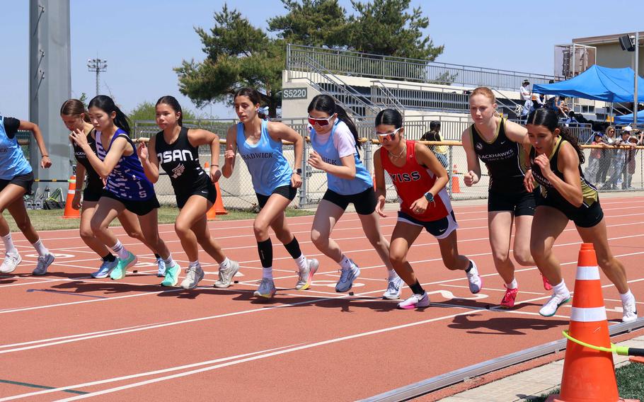 Cassandra Jarzabek starts the race.