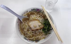 The chuka ramen at Suehiro Shokudo in Iwakuni, Japan, comes with a slice of pork, bean sprouts, green onions and plenty of noodles for 820 yen.