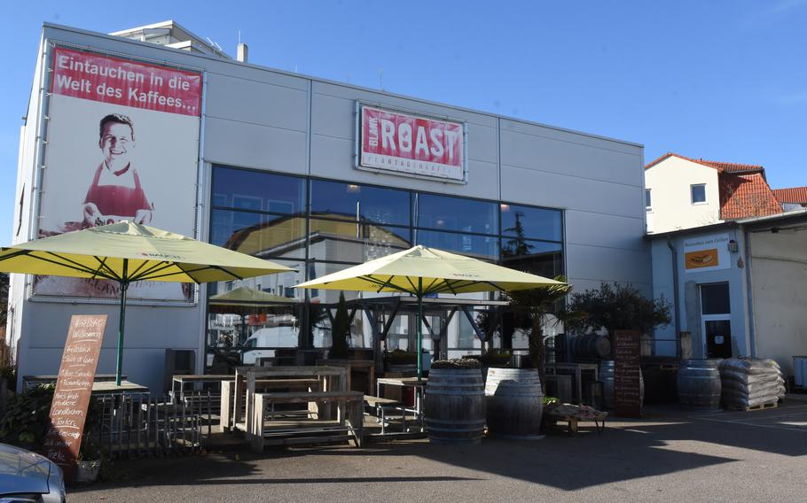 Blank Roast coffee shop in Neustadt is a must-stop for coffee lovers when touring Germany’s Wine Route. The store roasts its own beans, a process customers can observe inside the shop, which is infused with rich coffee aroma.