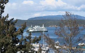 A ferry leaves the dock at Friday Harbor, San Juan Island's main town.