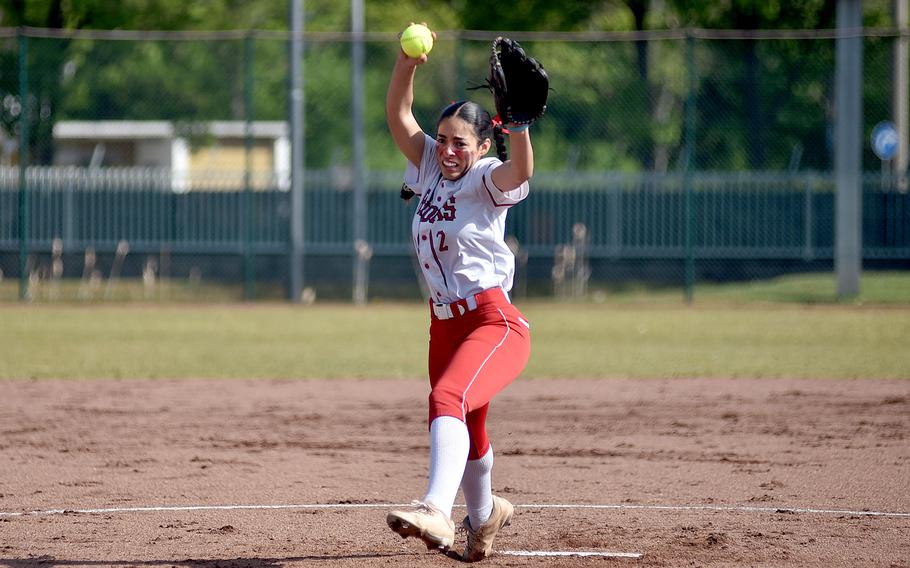 Amanda Garcia pitches.