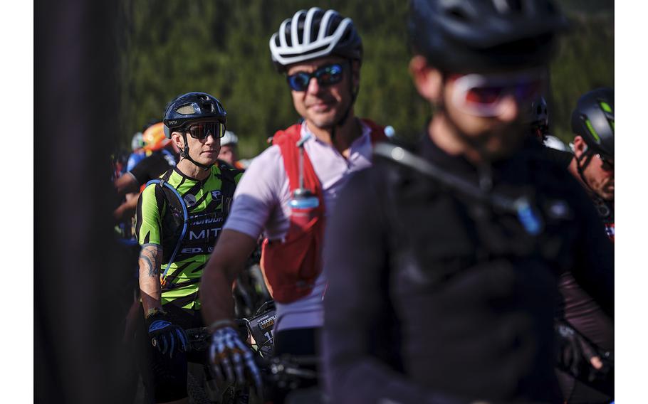 Rach McBride, in green shirt, at the starting line on Day 3 of the Stages Cycling Leadville Stage Race in Leadville, Colo., on July 31, 2022.