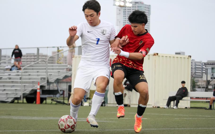 Nick Moore and Takatoshi Kanemura battle.