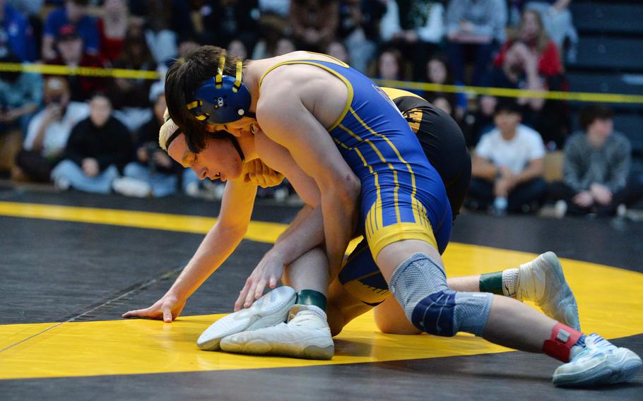 Munro Davis will go for his third title.