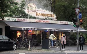 The Hamburger am Turm restaurant in downtown Frankfurt, Germany, is open daily until 4 a.m. and depending on business until 6 a.m. on Fridays and Saturdays. It's a great place to grab a bite to eat before or after going out on the town.
