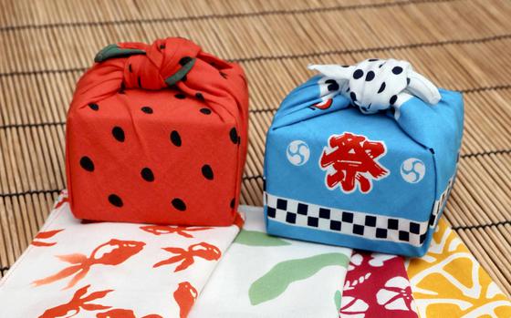 The Mamegui store in Tokyo Station’s Gransta shopping area offers small tenugui hand towels in a variety of designs. 