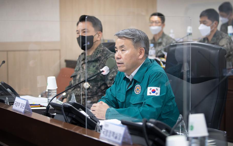 South Korean Defense Minister Lee Jong-sup meets with military officials at an undisclosed location on Aug. 24, 2022.