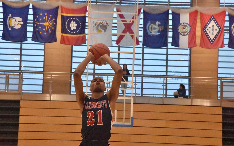 Jayden Shepherd attempts a free throw.