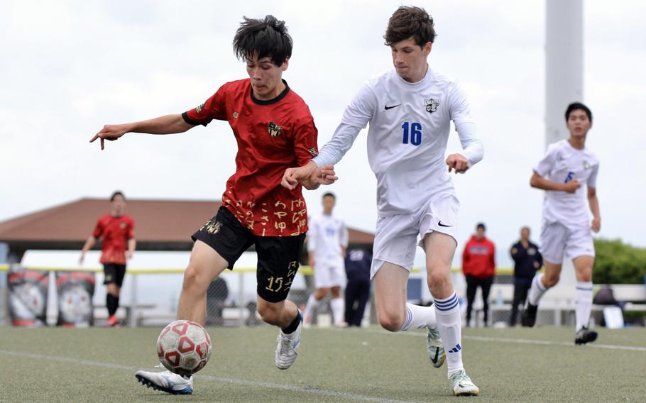 Kaito Durrance and Timothy Oue battle.