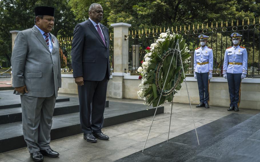 Secretary of Defense Lloyd Austin and Indonesia Defense Minister Prabowo Subianto lay a wreath at the Ministry of Defense, Jakarta, Indonesia, on Monday, Nov. 21, 2022. 