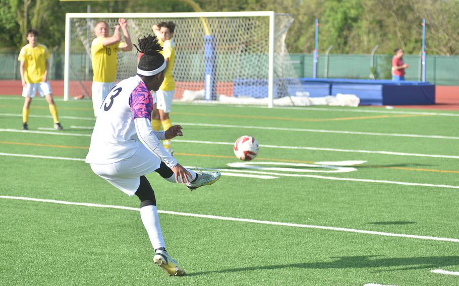 Bahrain’s Lindo Letsoko sends a free kick toward the Vicenza goal Friday, April 12, 2024.