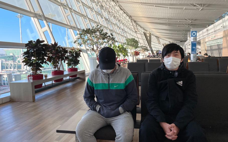 Vladimir Maraktaev, 23, (right) and a 30-year-old man who spoke on the condition of anonymity are among the five Russians who arrived at South Korea’s Incheon Airport seeking refugee status after receiving a draft notice, but remain in limbo. 