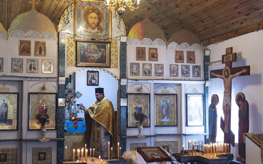 Kholodov celebrates the Divine Liturgy on Feb. 6 in Bucha.