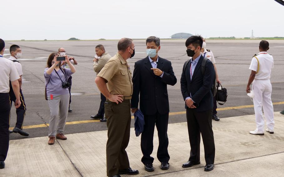 Maj. Gen. Jay Bargeron, left, commander of 3rd Marine Division, speaks with Taiwanese delegates during the Pacific Amphibious Leaders Symposium '22 at Camp Kisarazu, Japan, on June 16, 2022. 