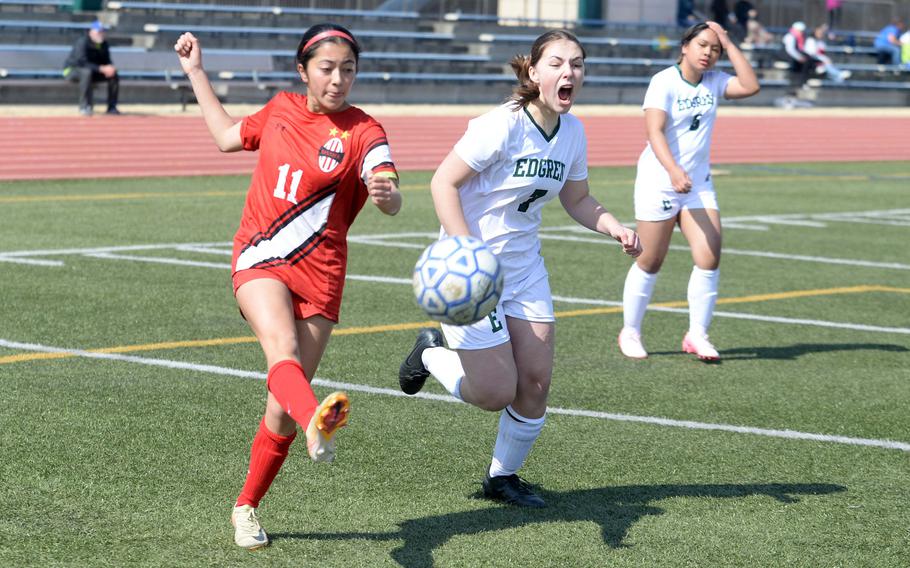 Valentina Sacca kicks the ball.