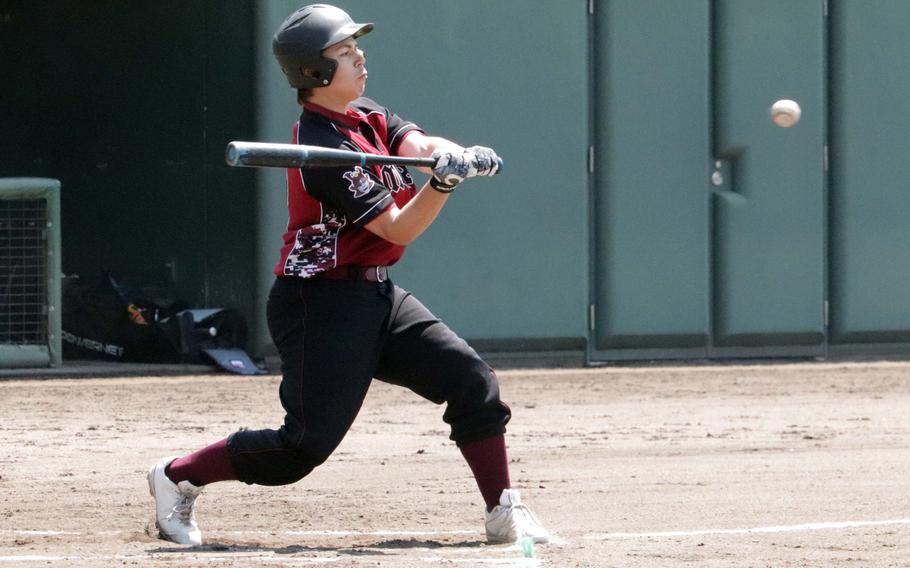 Andrew Roberts swings at a pitch.