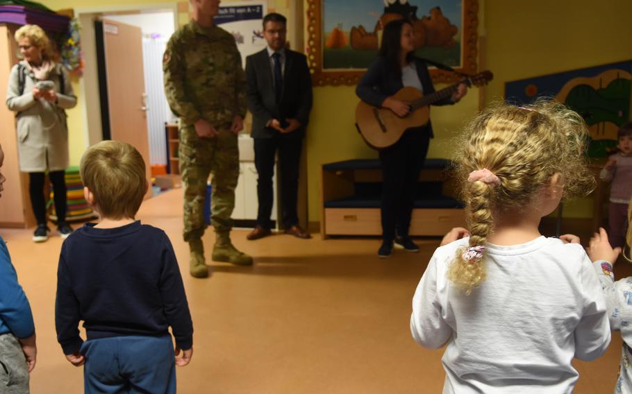 Children at Villa Winzig kindergarten in Dansenberg, Germany, sing “Twinkle, Twinkle Little Star” in English to Maj. Gen. Derek France, 3rd Air Force and Kaiserslautern Military Community commander, on Thursday, Oct. 13, 2022. France visited the school as part of a cultural exchange.