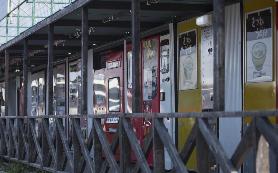 Some people are drawn to the Used Tire Market in Sagamihara, Japan, for a set of retreads or discounted rims. Others come for the hot noodles, toasted sandwiches, glass-bottle Cokes and odd knicknacks offered by scores of vintage vending machines surrounding the shop. 