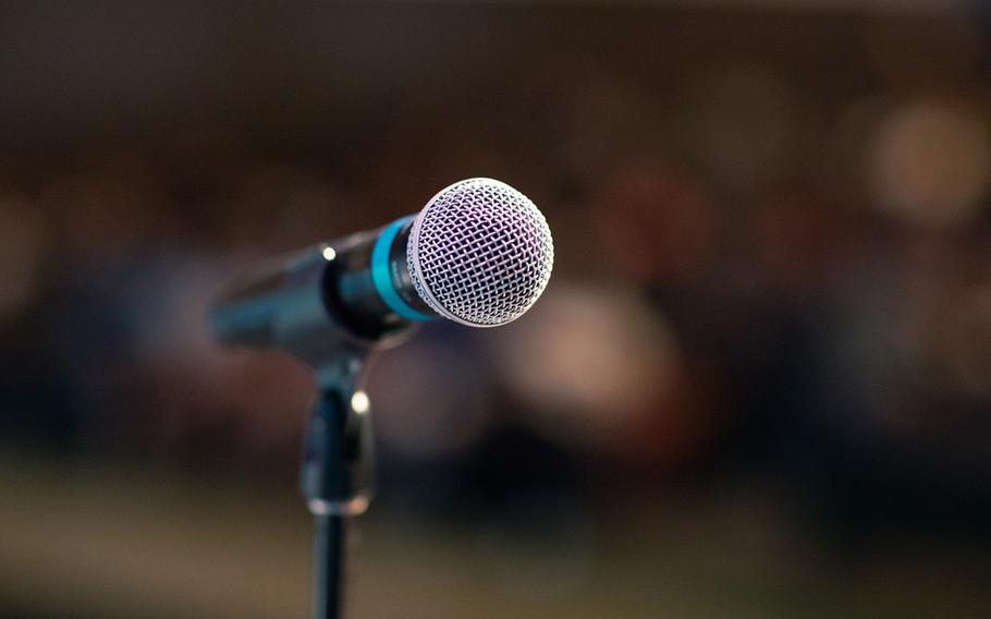 A pair of American stand-up comedians with prime-time experience are coming to Misawa Air Base in northeastern Japan for one night only.