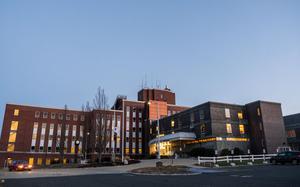 https://www.stripes.com/incoming/9fb68e-1-9-21-holyoke-soldiers-home/alternates/LANDSCAPE_300/1-9-21%20holyoke%20soldiers%20home