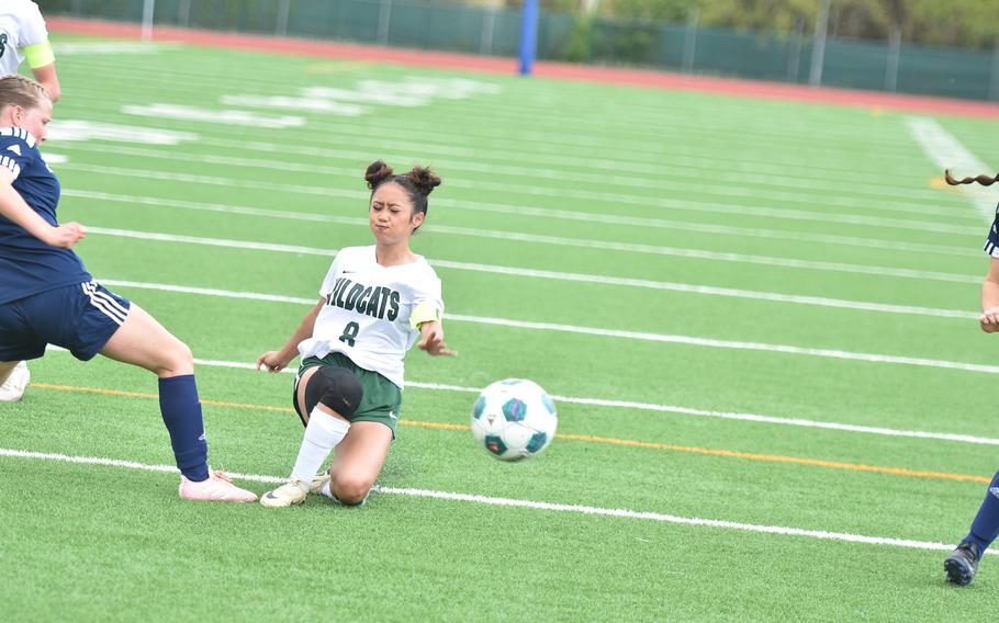Jazmin Miranda tries to score.