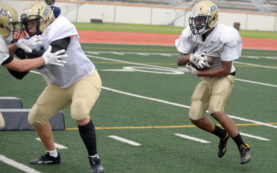 Humphreys sophomore tailback Darryl Veal Jr. will have senior Ethan Elliott, a converted lineman, blocking for him out of the backfield as fullback.
