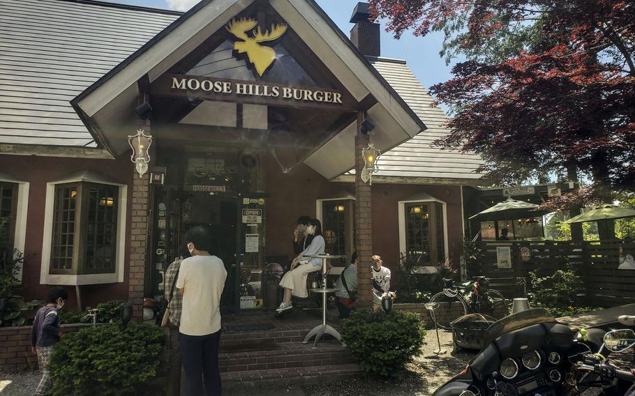 Moose Hills Burger, near the base of Mount Fuji in Yamanashi prefecture, specializes in satisfying big appetites. 