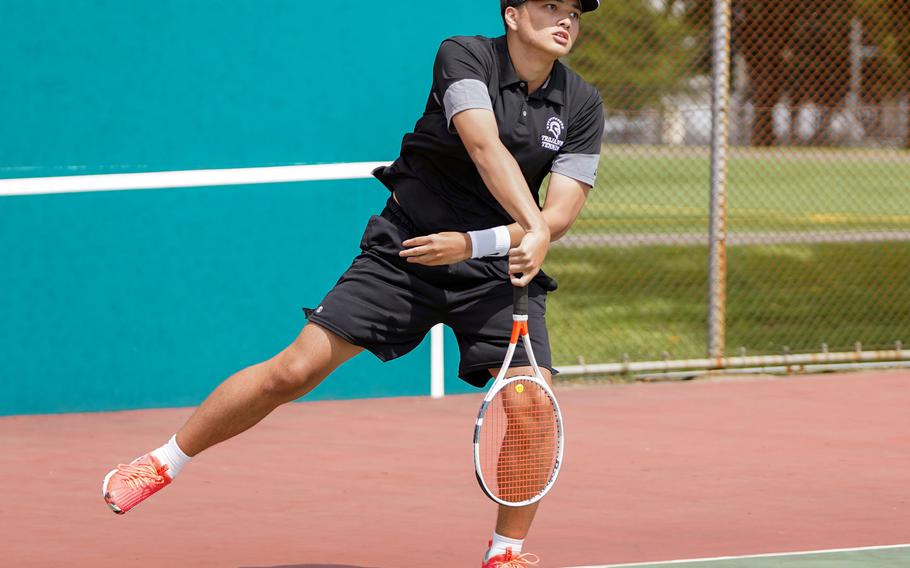 Liam Hunter won both his singles matches over the weekend for Zama against Robert D. Edgren and Yokota.