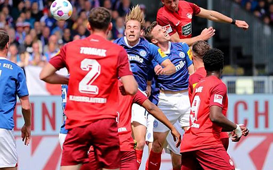 1. FC Kaiserslautern defeated Kiel 3-1 in Kiel Saturday to move out of the relegation zone, at least for a day.