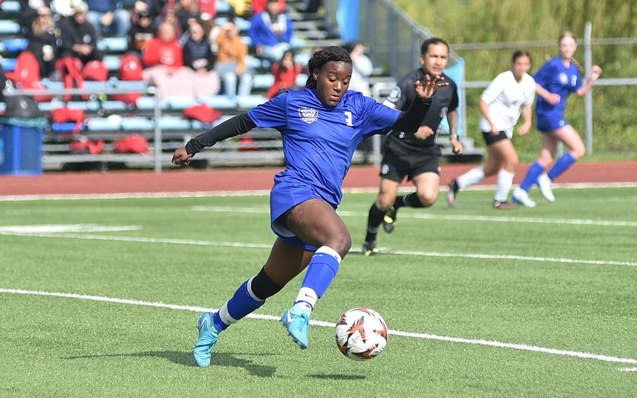 Maria Valdez dribbles.