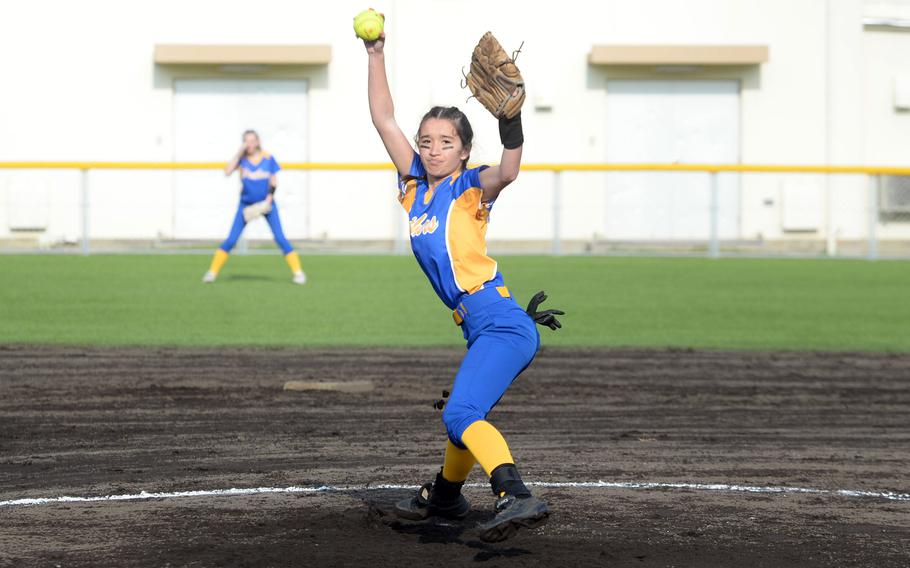 Erica Haas pitches.