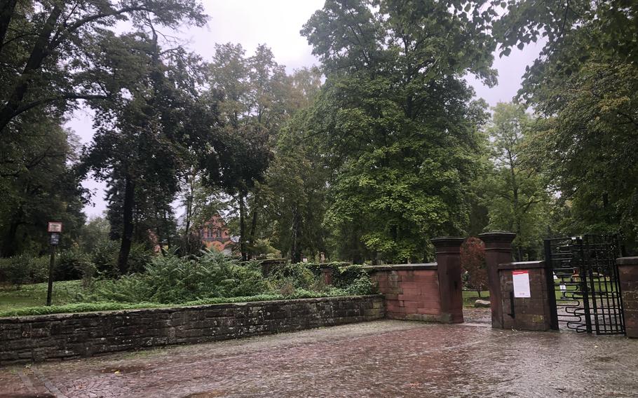 An entrance to Hauptfriedhof Kaiserlautern, the city’s main cemetery, on the corner of Donnersburgstrasse and Mannheimerstrasse.