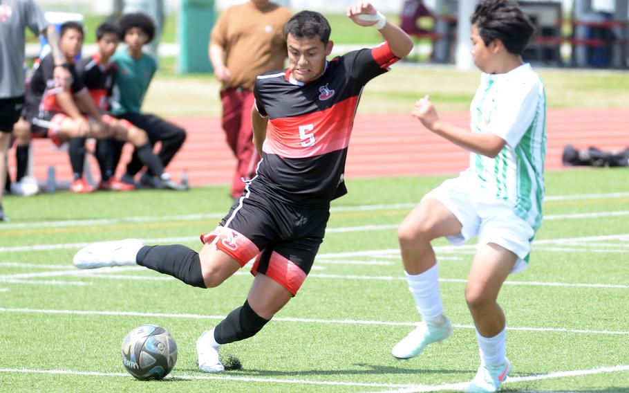 Damian Perez gets set to kick.