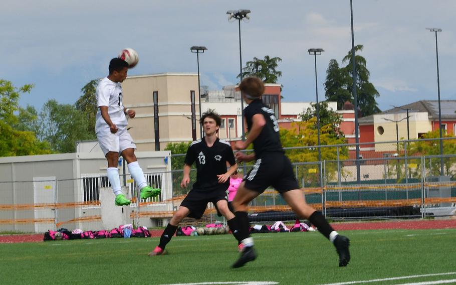 Joaquin Villescas of the Naples Wildcats heads a pass over two Vicenza players during a match Saturday, April 27, 2024 on Caserma Del Din.