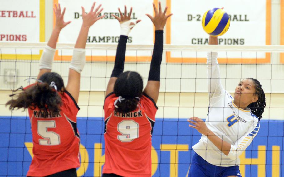 Ty’Lasia Anu tries to score.