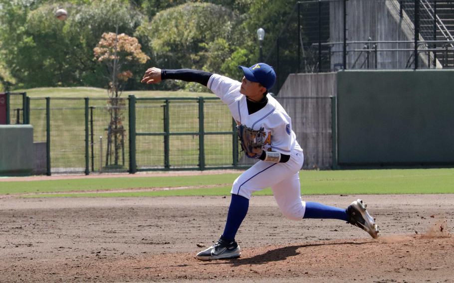 Takumi Iwazaki-Chung pitches.