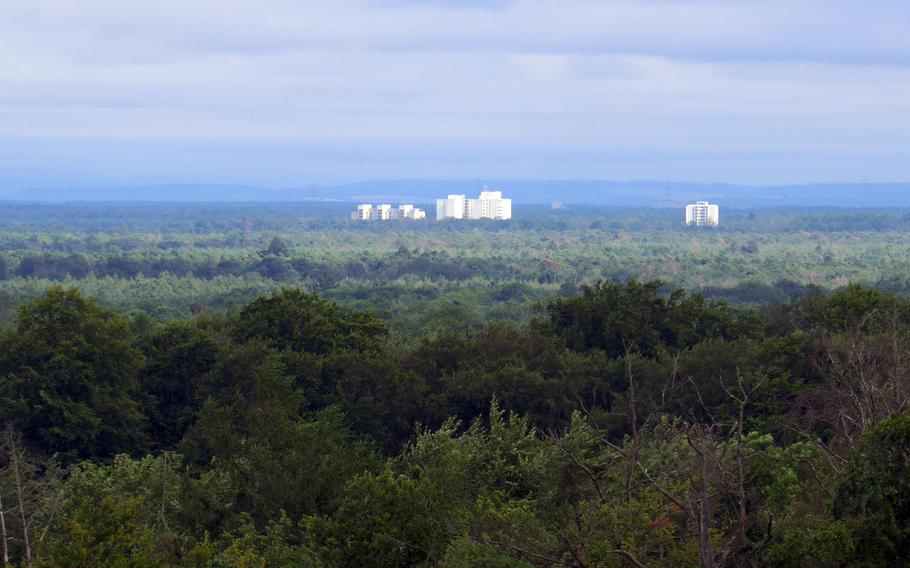 The view from the Goetheturm is not limited to the urban areas of Frankfurt. Lots of green space is also visible, with towns in the distance.